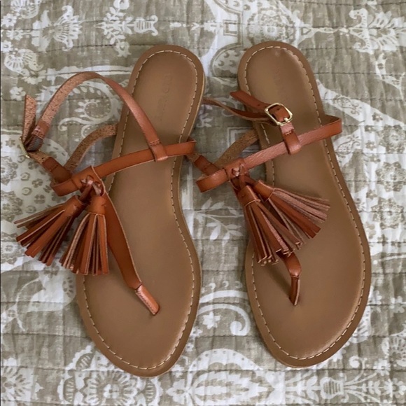 old navy sandals